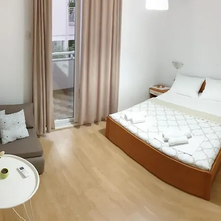 Apartmani Podaca Affittacamere 3*