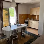 Pensionat Apartmani Podaca 3*