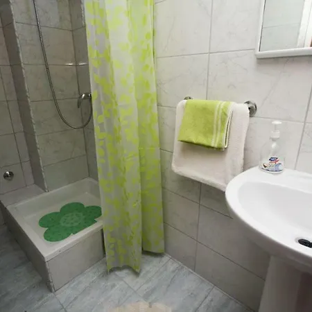 Guest house Apartmani Podaca Podaca