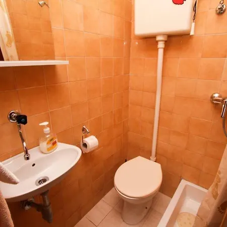 Guest house Apartmani Podaca *