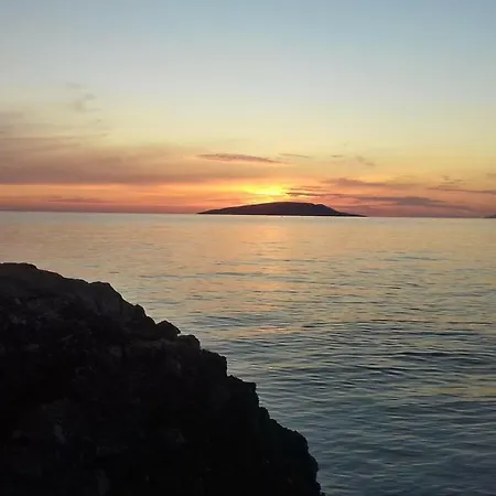 Apartmani Podaca 招待所 3*