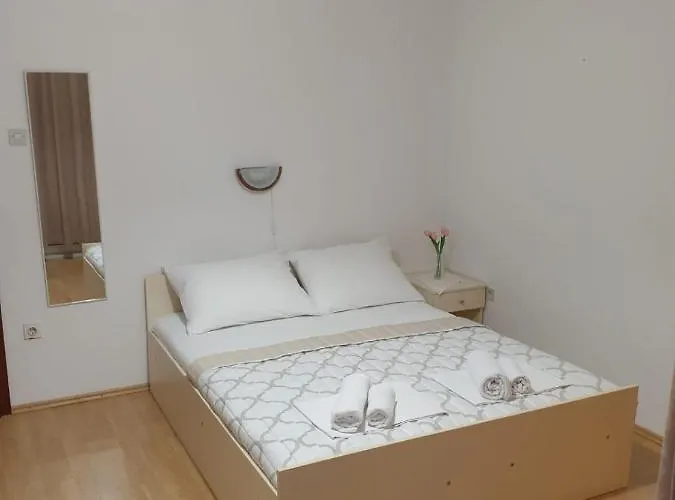Gasthof Apartmani Podaca 3*